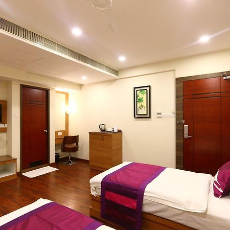 Fabhotel Prime Adore Residency Chennai Exterior photo